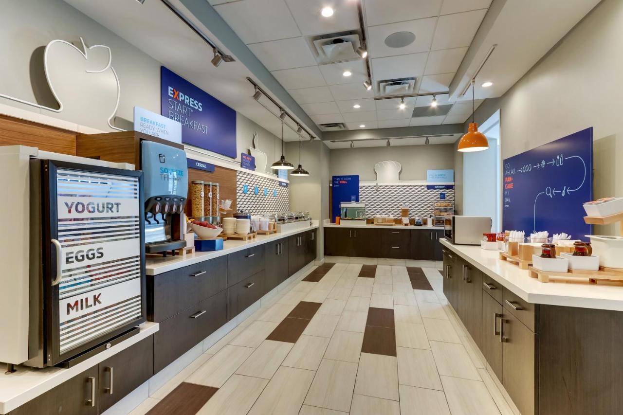 Holiday Inn Express - Wilmington - Porters Neck By Ihg Buitenkant foto
