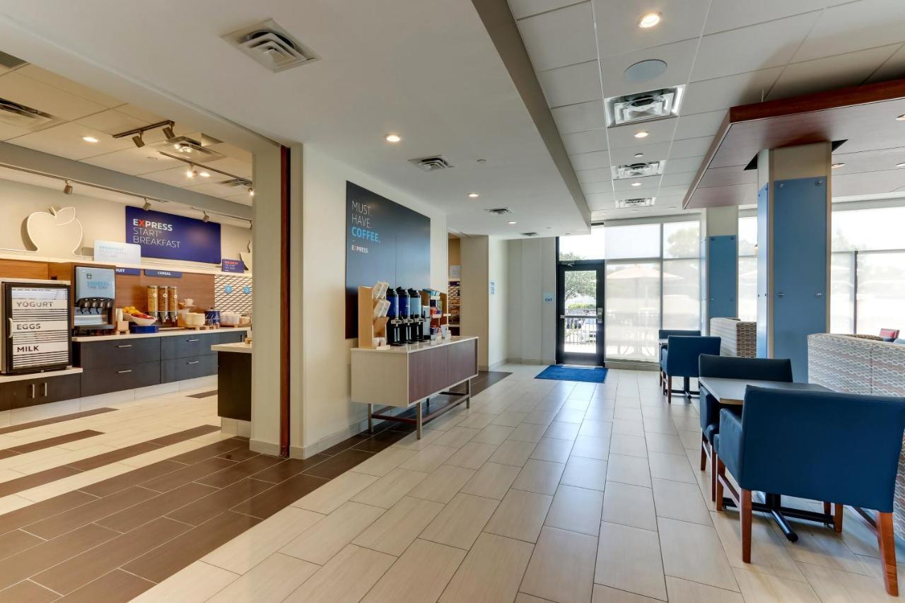 Holiday Inn Express - Wilmington - Porters Neck By Ihg Buitenkant foto