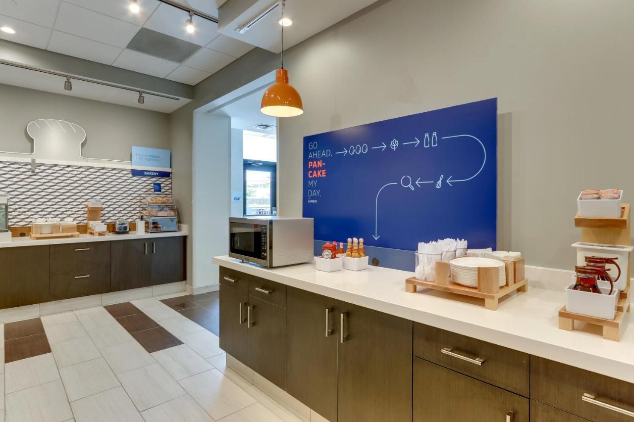 Holiday Inn Express - Wilmington - Porters Neck By Ihg Buitenkant foto