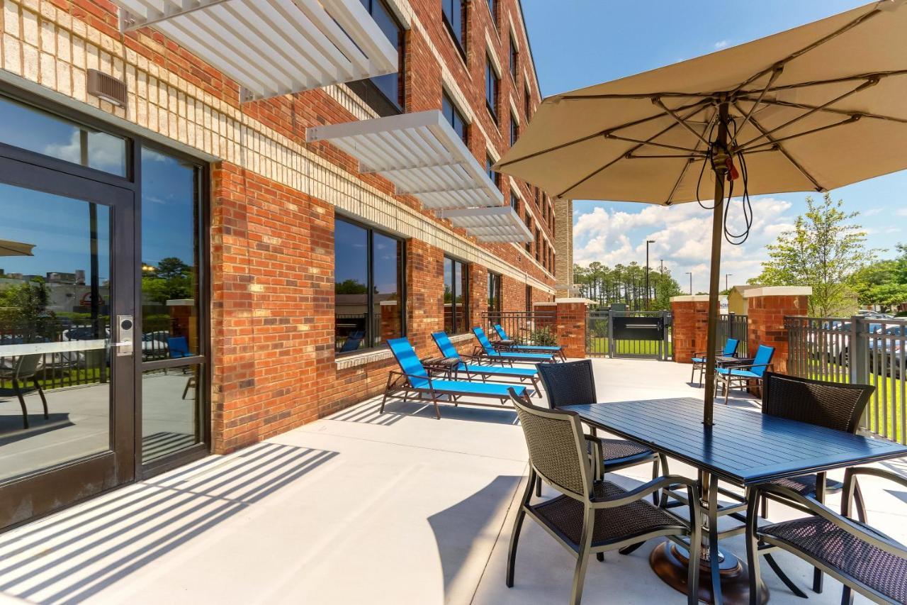 Holiday Inn Express - Wilmington - Porters Neck By Ihg Buitenkant foto