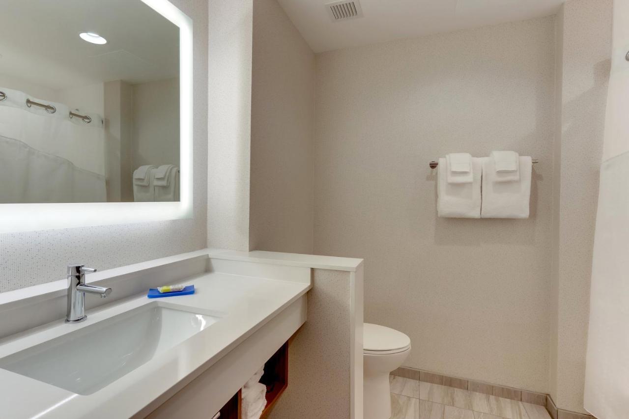 Holiday Inn Express - Wilmington - Porters Neck By Ihg Buitenkant foto